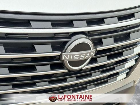 Used 2025 Nissan Rogue SV FWD image 28