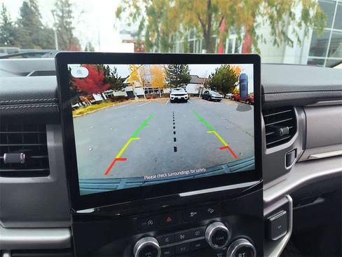 Used 2024 Ford Expedition XLT image 17