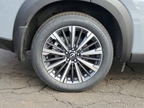 New 2026 Nissan Pathfinder Platinum image 36