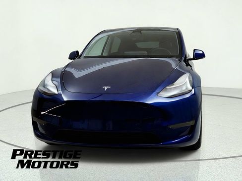 Used 2023 Tesla Model Y Long Range AWD/4WD image 2