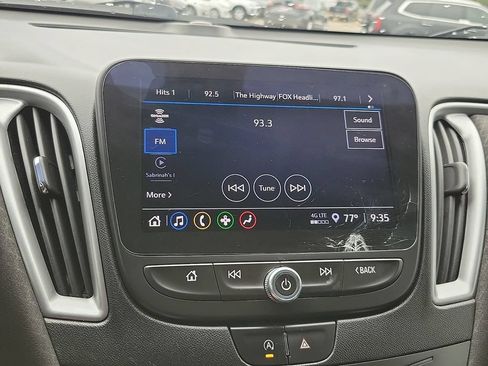 Used 2022 Chevrolet Malibu LT FWD image 15