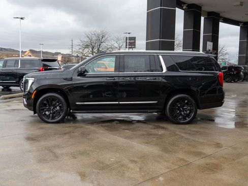 New 2026 GMC Yukon XL Elevation w/ Elevation Premium Package AWD/4WD image 4