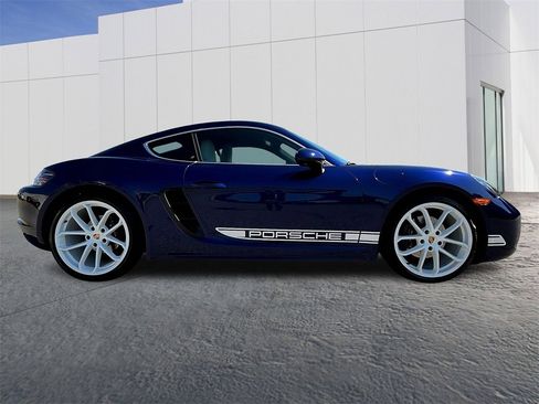 Used 2024 Porsche 718 Cayman image 8