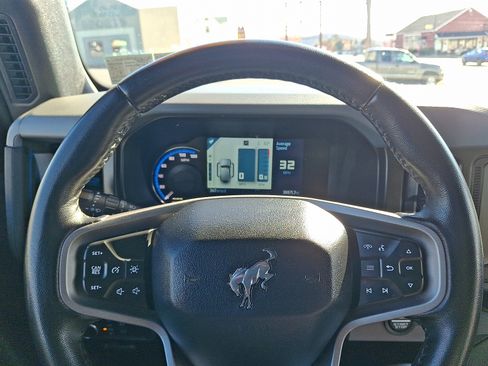 Used 2022 Ford Bronco Black Diamond image 20