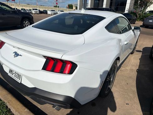 Used 2025 Ford Mustang Premium RWD image 4