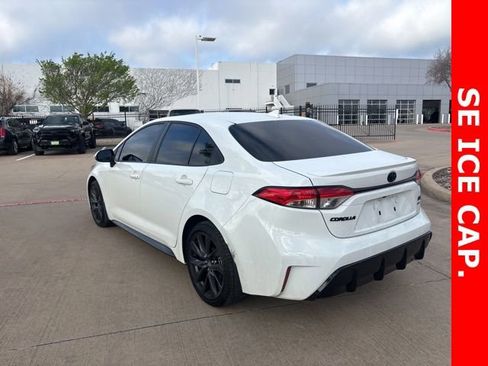 Used 2025 Toyota Corolla SE w/ SE Premium Package image 7