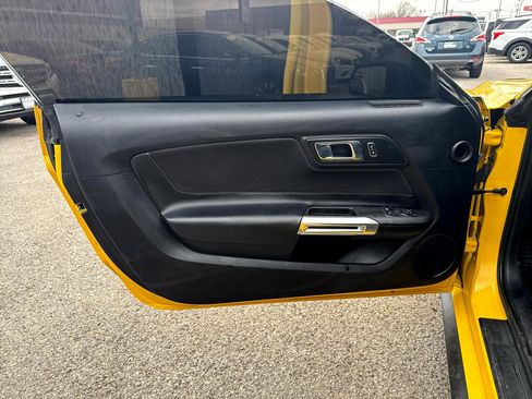 Used 2017 Ford Mustang GT image 13