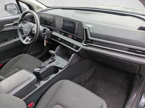 Used 2024 Kia Sportage LX image 19