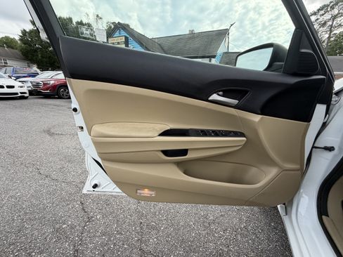 Used 2011 Honda Accord SE image 14