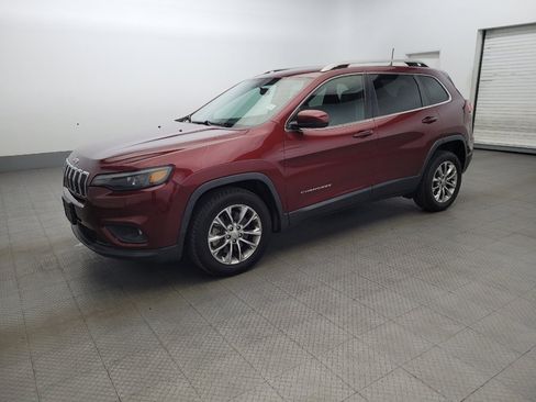 Used 2019 Jeep Cherokee Latitude Plus image 2