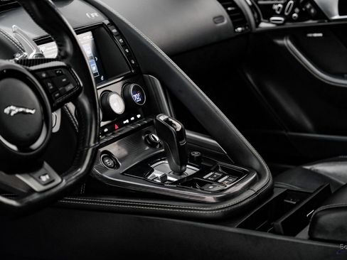 Used 2016 Jaguar F-TYPE R image 53