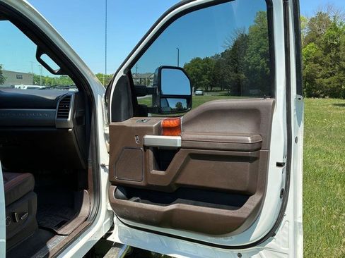 Used 2021 Ford F250 King Ranch w/ King Ranch Ultimate Package AWD/4WD image 18