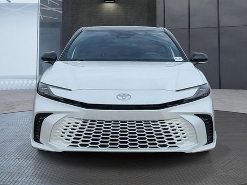 Used 2025 Toyota Camry XSE image 9