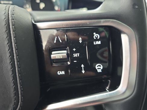 Certified 2025 Land Rover Range Rover Sport SE image 18