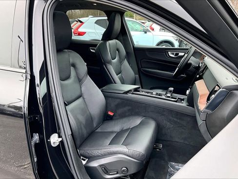 Certified 2024 Volvo XC60 B5 Plus w/ Climate Package image 8