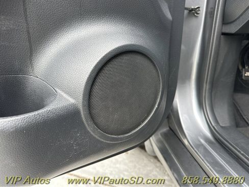 Used 2018 Nissan Rogue SV w/ Premium Package image 35