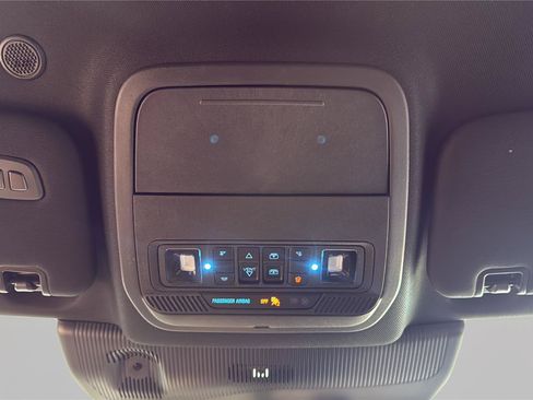 Certified 2025 Ford Explorer ST-Line w/ Premium Package AWD/4WD image 28