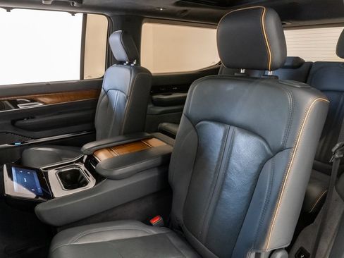 Certified 2023 Jeep Grand Wagoneer Series II w/ Premium Group II AWD/4WD image 25