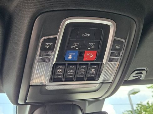 Used 2022 RAM 1500 Limited w/ Body Color Bumper Group AWD/4WD image 34