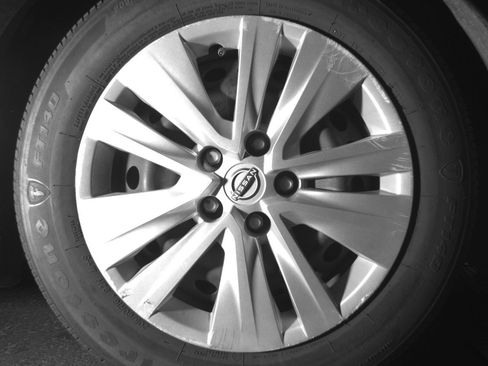 Used 2025 Nissan Sentra S FWD image 13