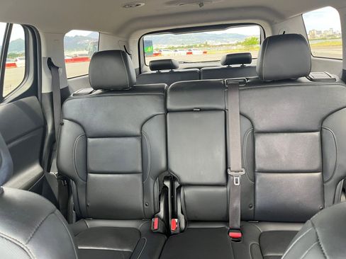 Used 2023 GMC Acadia SLT AWD/4WD image 33