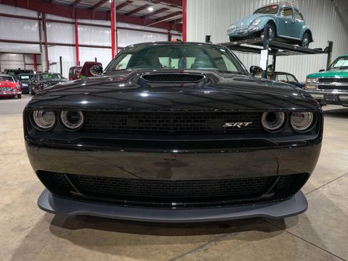 Used 2016 Dodge Challenger SRT Hellcat RWD image 13