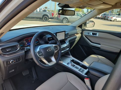 Certified 2023 Ford Explorer Limited image 7