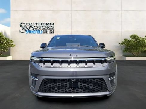 New 2026 Jeep Grand Wagoneer Limited AWD/4WD image 8