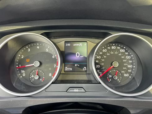 Used 2018 Volkswagen Tiguan SEL AWD/4WD image 24