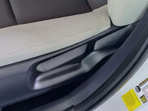 Used 2025 Toyota Corolla LE FWD image 13