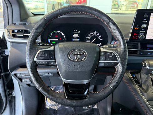 Certified 2023 Toyota Sienna XSE image 26