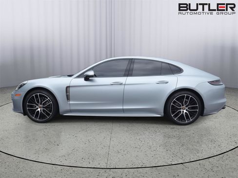 Used 2023 Porsche Panamera Platinum Edition w/ Sportdesign Package RWD image 3