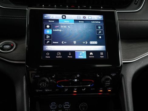 Used 2021 Jeep Grand Cherokee L Limited AWD/4WD image 17