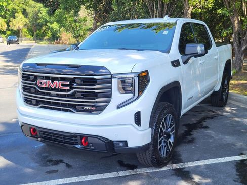 Used 2025 GMC Sierra 1500 AT4 w/ Technology Package AWD/4WD image 6