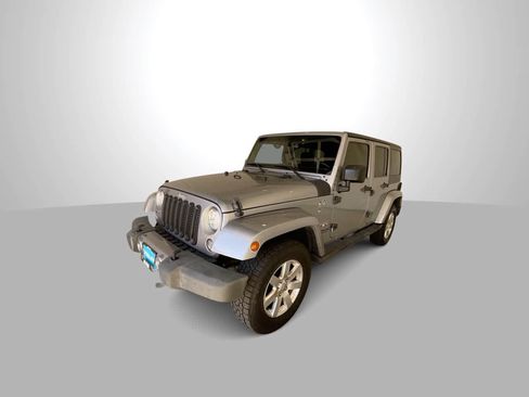 Used 2017 Jeep Wrangler Unlimited Sahara w/ Max Tow Package AWD/4WD image 4