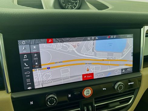 Certified 2026 Porsche Macan image 16