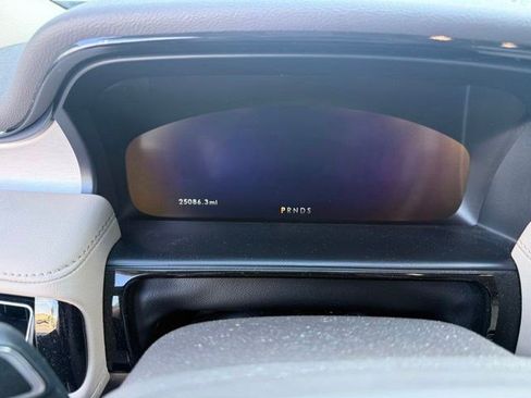 Used 2023 Lincoln Nautilus FWD w/ Premium Package image 15