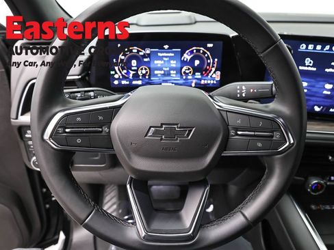 Used 2025 Chevrolet Suburban Z71 image 10