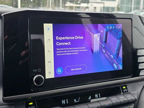 Used 2025 Toyota Camry LE image 27