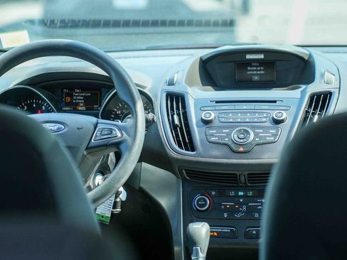 Used 2017 Ford Escape SE AWD/4WD image 12