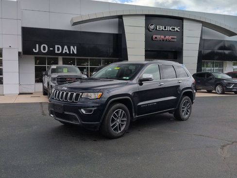 Used 2017 Jeep Grand Cherokee Limited AWD/4WD image 1