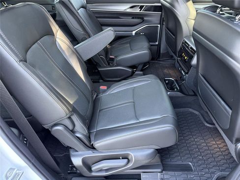 New 2026 Jeep Grand Wagoneer 4WD image 12