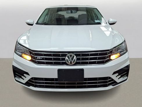 Used 2017 Volkswagen Passat 1.8T R-Line FWD image 2