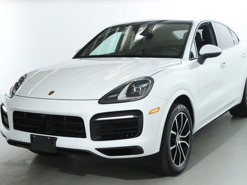 Used 2021 Porsche Cayenne Coupe image 3