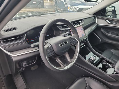Used 2023 Jeep Grand Cherokee L Limited w/ Black Appearance Package RWD image 21