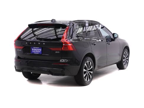 Certified 2025 Volvo XC60 B5 Core AWD/4WD image 4