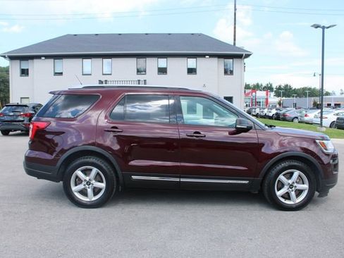 Used 2019 Ford Explorer XLT w/ Equipment Group 202A FWD image 6