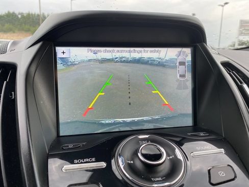Used 2019 Ford Escape Titanium FWD image 21
