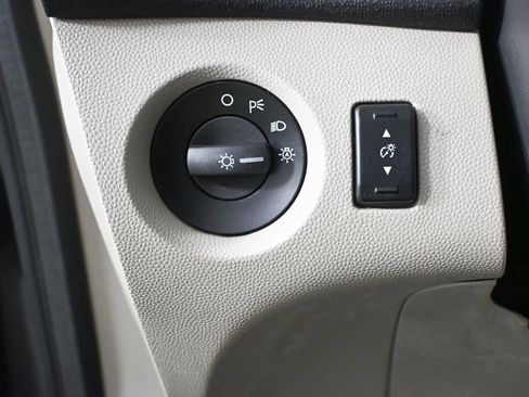 Used 2015 Ford Fiesta SE image 7