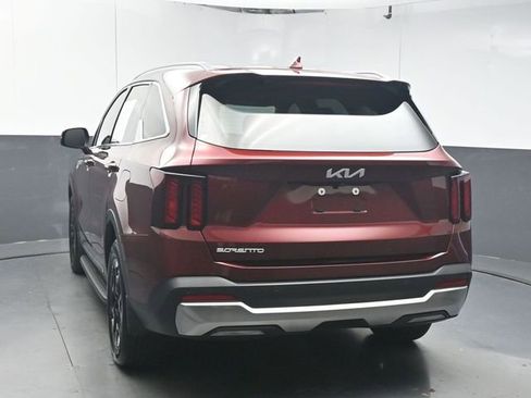 Used 2025 Kia Sorento S FWD image 6